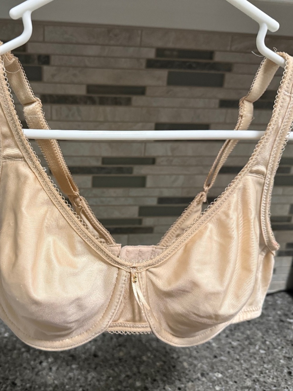 Wacoal Basic Beauty Underwire Bra Beige Size 34C 855192